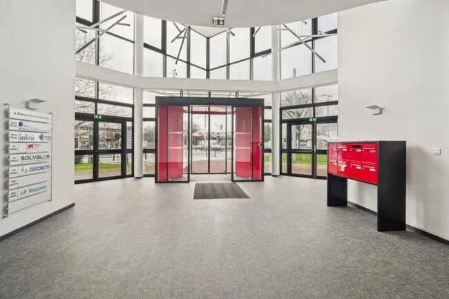 Plus de détails pour 3-5 Promenade De La Bonnette, Gennevilliers - Bureau à louer