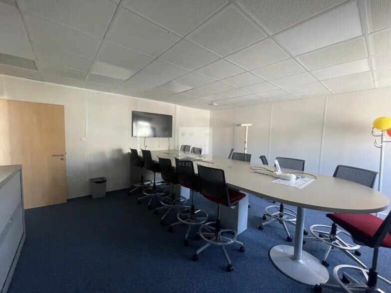 Bureau dans Eybens à louer - Photo de l’immeuble – Image 2 sur 7