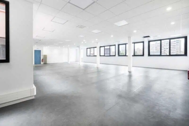 Local d’activités dans Montrouge à louer - Photo de l’immeuble – Image 3 sur 11