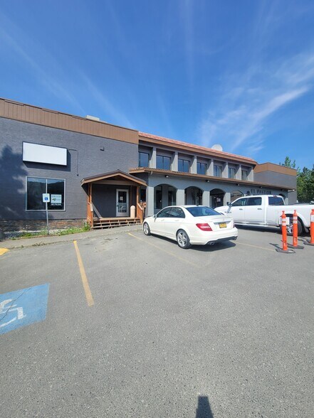 12300 Old Glenn Hwy, Eagle River, AK à louer - Photo de l’immeuble – Image 2 sur 13
