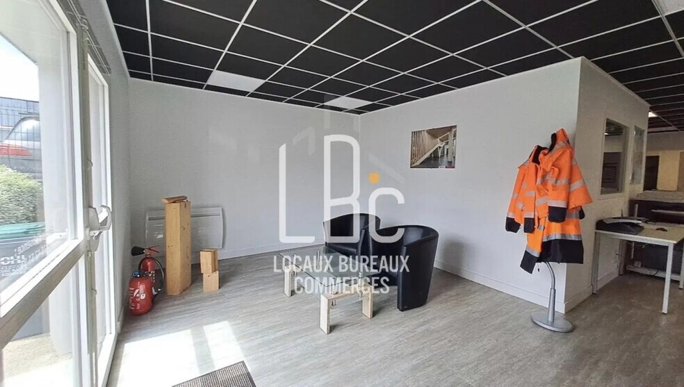 Bureau dans Haute-Goulaine à louer - Photo de l’immeuble – Image 2 sur 8