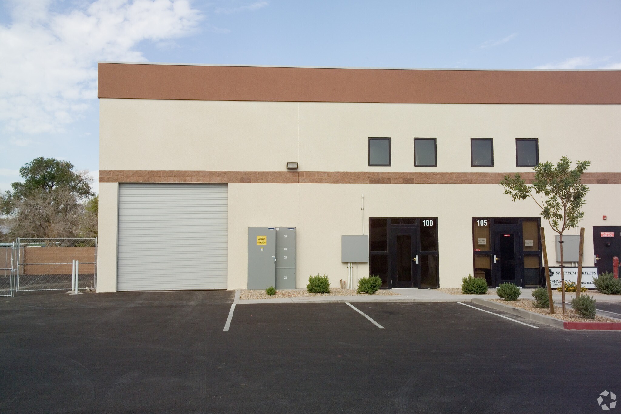 3475 W Lake Mead Blvd, North Las Vegas, NV à louer Photo de l’immeuble– Image 1 sur 8