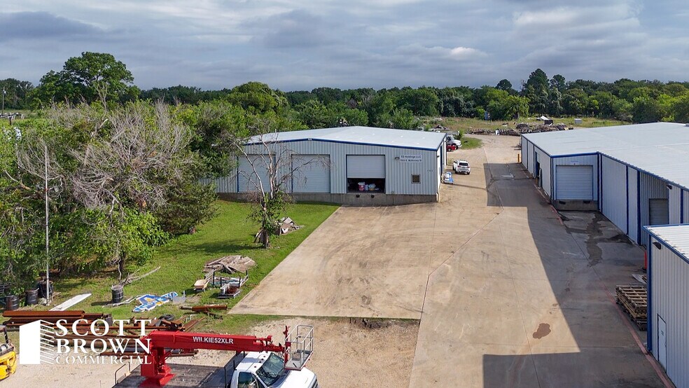 7923 E McKinney St, Denton, TX à louer - Photo de l’immeuble – Image 2 sur 19