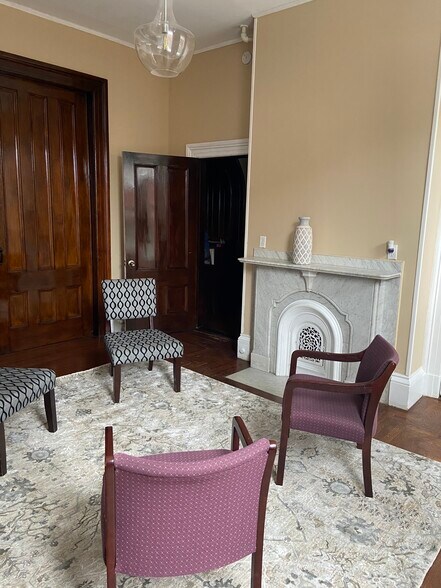 8 Jackson Ct, Lawrence, MA à louer - Photo intérieure – Image 3 sur 9