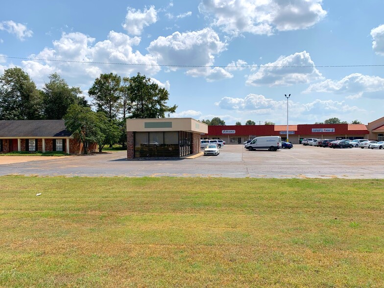 810 E Highway 8, Cleveland, MS à louer - Photo de l’immeuble – Image 3 sur 3