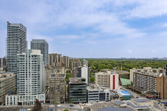 234 Eglinton Ave E, Toronto, ON - VUE AÉRIENNE  vue de carte