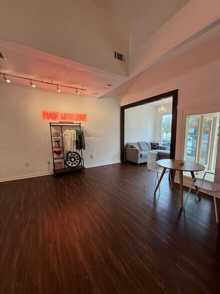 2905 Race St, Fort Worth, TX à louer - Photo de l’immeuble – Image 2 sur 7