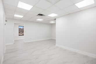 150 NW 70th Ave, Plantation, FL à louer Photo intérieure– Image 2 sur 12