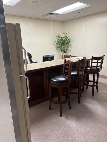 5581 S 9th St, Kalamazoo, MI à vendre - Photo de l’immeuble – Image 3 sur 36