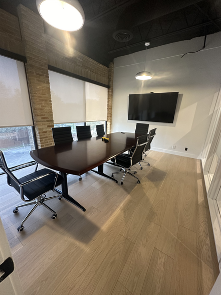 8930 Wurzbach Rd, San Antonio, TX à louer - Photo de l’immeuble – Image 1 sur 13
