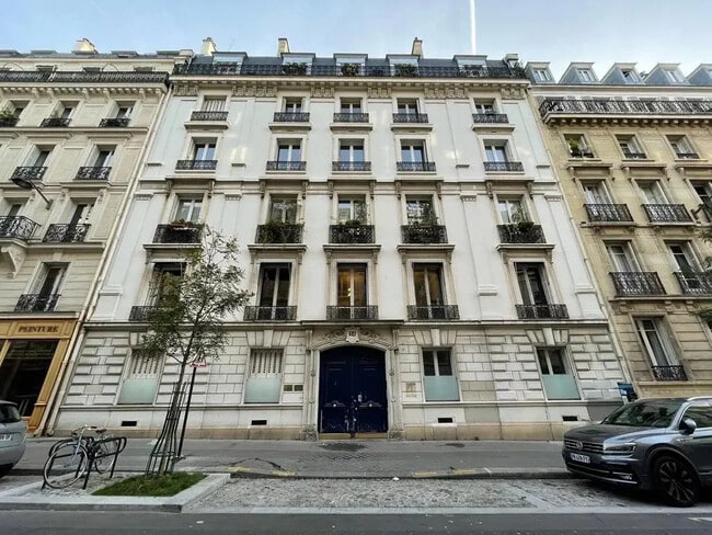 Plus de détails pour 24 Rue De Turin, Paris - Bureau à vendre