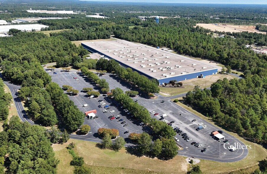 2000 Carolina Pines Dr, Blythewood, SC à louer - Photo de l’immeuble – Image 3 sur 7