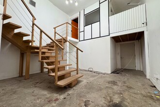 3430 S Hill St, Los Angeles, CA à louer Photo intérieure– Image 1 sur 8