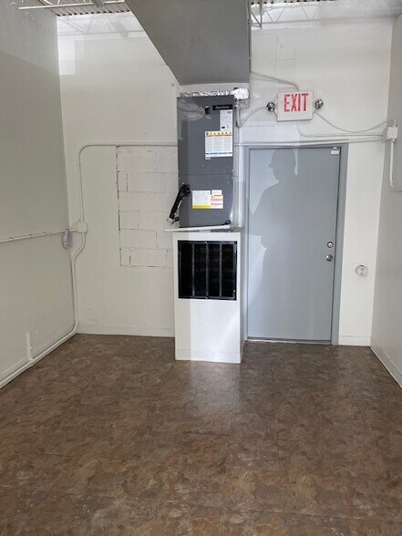 1435 NE 4th Ave, Fort Lauderdale, FL à louer - Photo intérieure – Image 3 sur 9