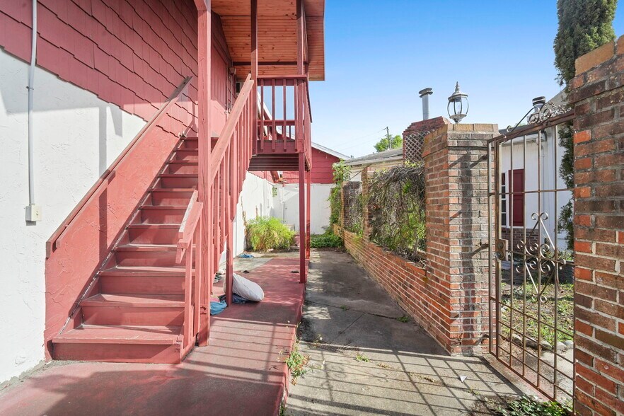 227 S Hawthorne Ave, Apopka, FL à vendre - Photo de l’immeuble – Image 3 sur 19