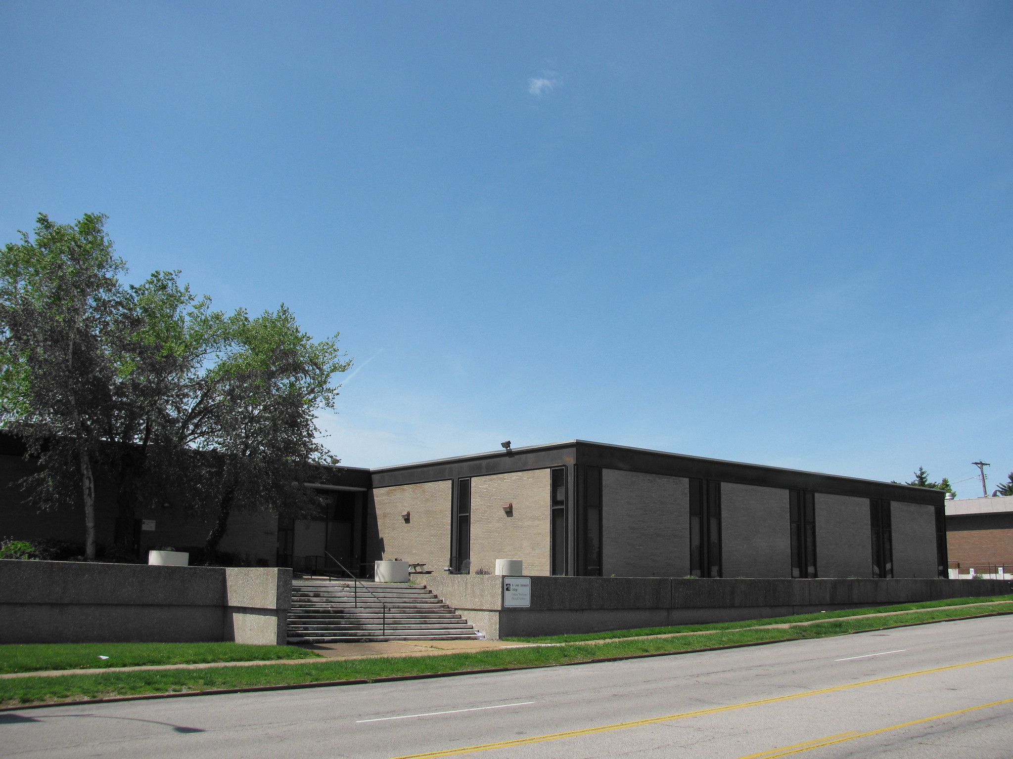5200-5240 Oakland Ave, Saint Louis, MO à louer Photo de l’immeuble– Image 1 sur 6