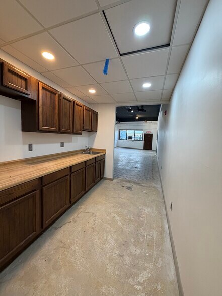 100 E Main St, Johnson City, TN à louer - Photo de l’immeuble – Image 3 sur 4