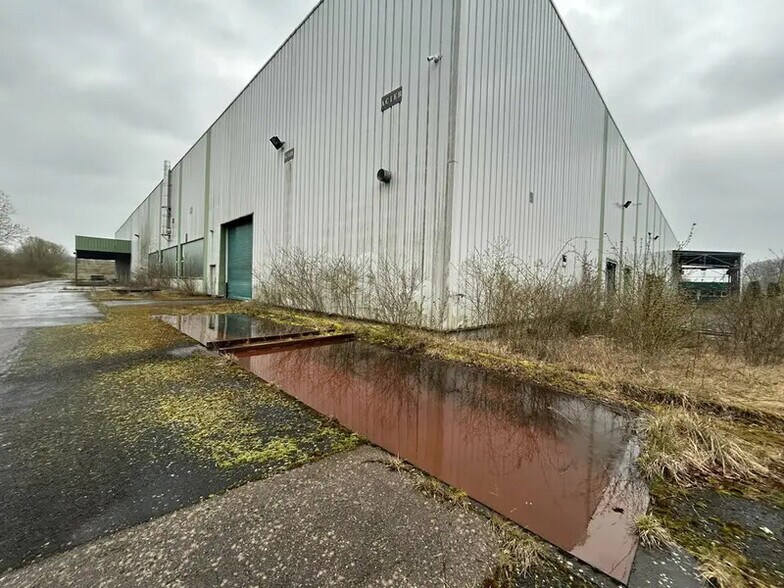 Industriel/Logistique dans Henriville à vendre - Photo de l’immeuble – Image 3 sur 15