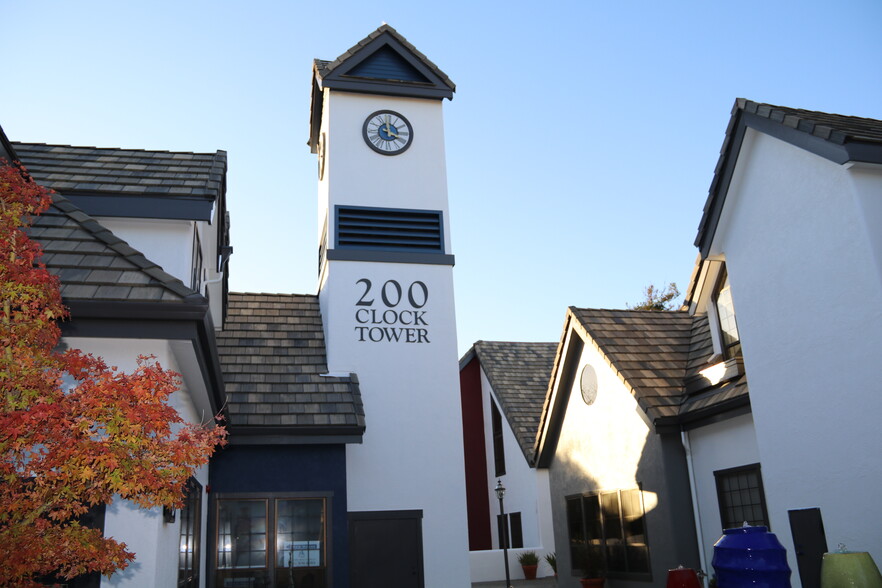 200 Clock Tower Pl, Carmel, CA à louer - Photo de l’immeuble – Image 1 sur 6