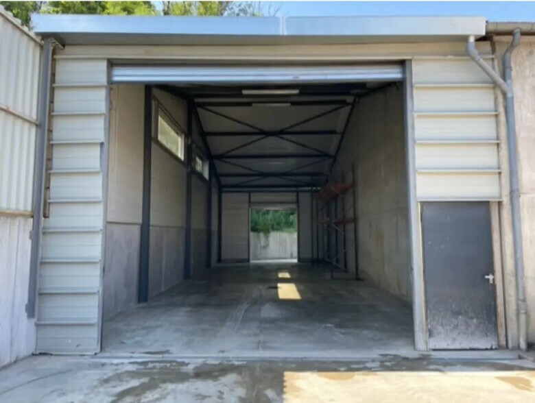 Local d’activités dans Domarin à louer - Photo de l’immeuble – Image 2 sur 18