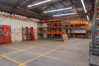 3937 Foothill Blvd, La Crescenta, CA à louer Photo intérieure– Image 2 sur 11