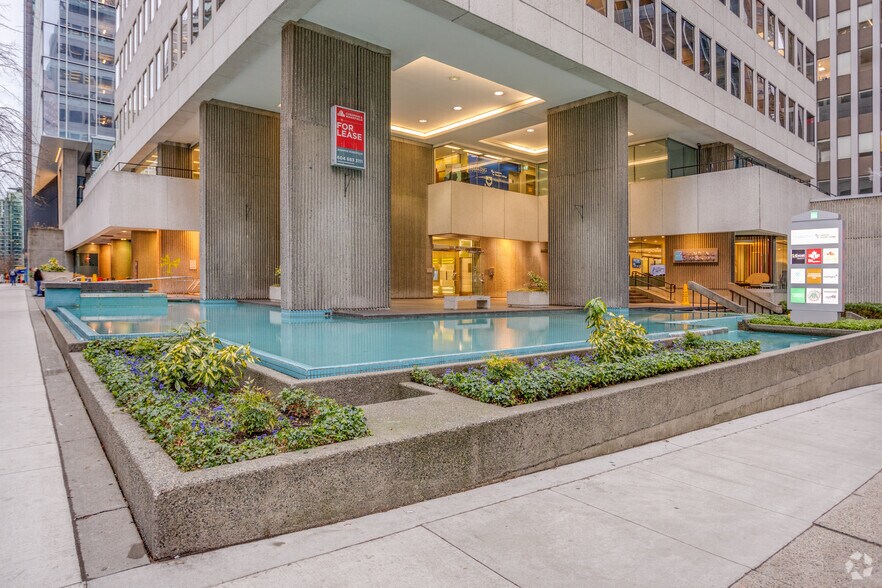 1111 Melville St, Vancouver, BC à louer - Photo de l’immeuble – Image 2 sur 5