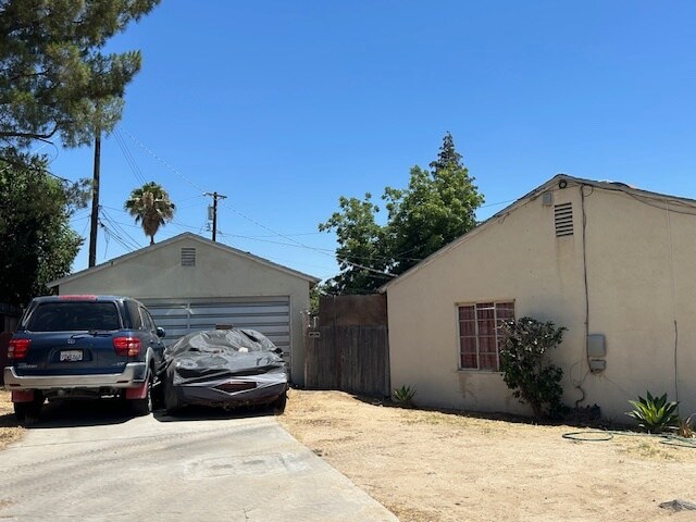 1661 Camino Sierra, Bakersfield, CA à vendre - Photo de l’immeuble – Image 3 sur 4