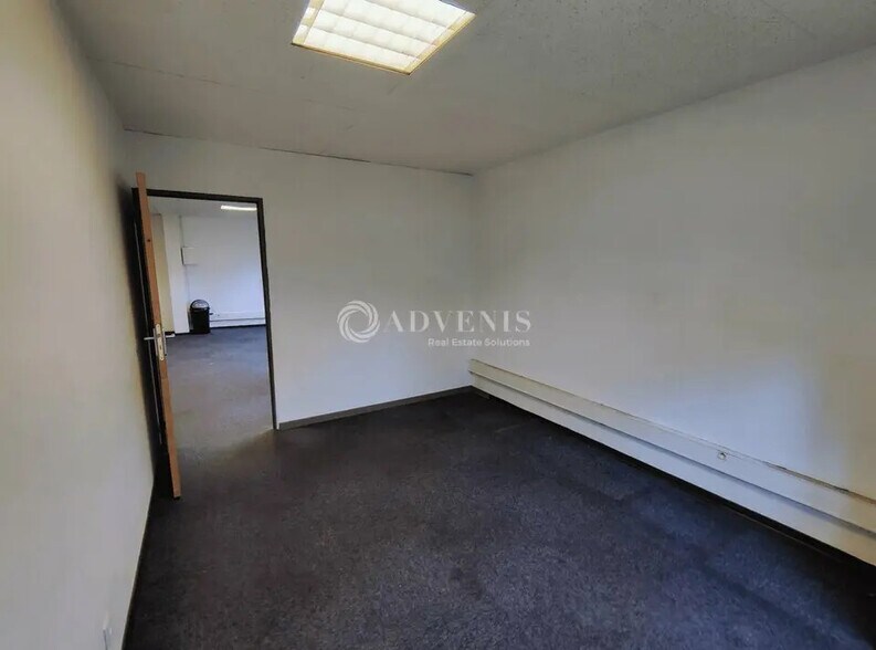Bureau dans Heillecourt à louer - Photo de l’immeuble – Image 1 sur 11