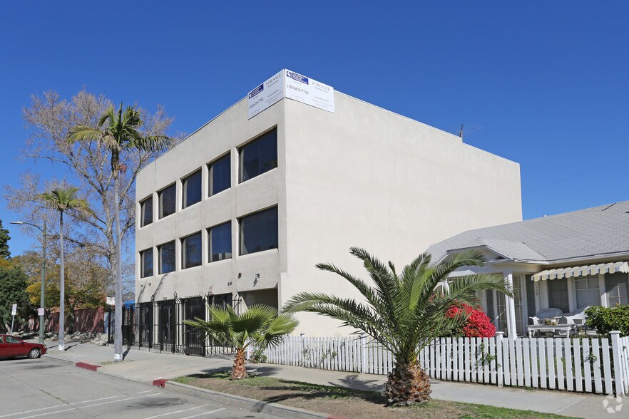 726 Cole Ave, Los Angeles, CA à vendre - Photo de l’immeuble – Image 2 sur 12
