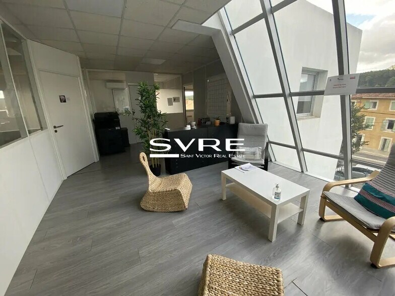 Bureau dans Aubagne à louer - Photo de l’immeuble – Image 3 sur 8