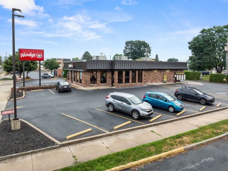 743 E Main St, Palmyra, PA à vendre - Photo de l’immeuble – Image 3 sur 10
