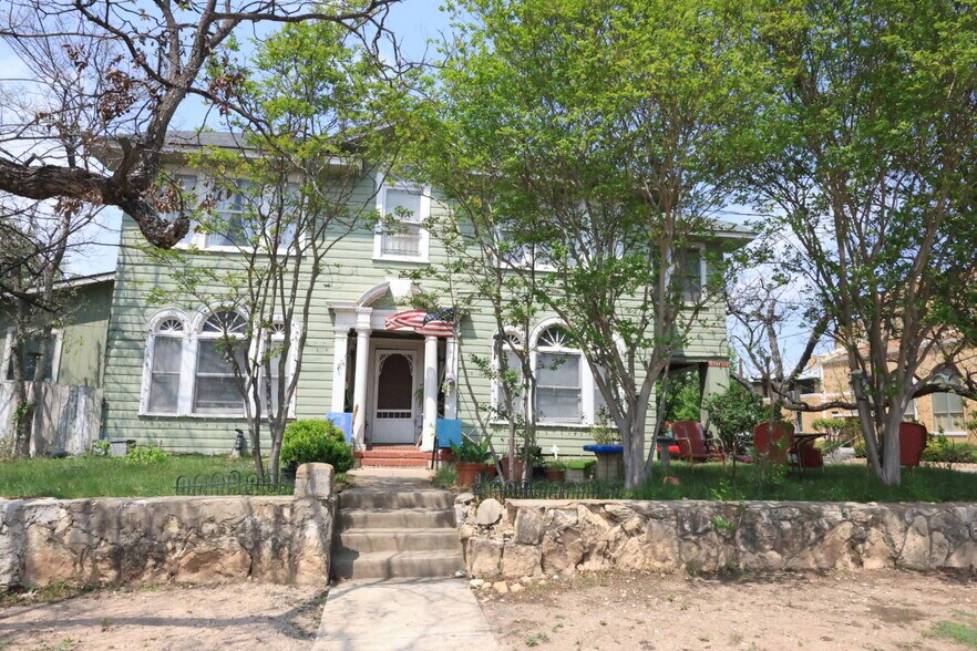 1731 N Interstate 35, San Antonio, TX à vendre - Photo de l’immeuble – Image 2 sur 3