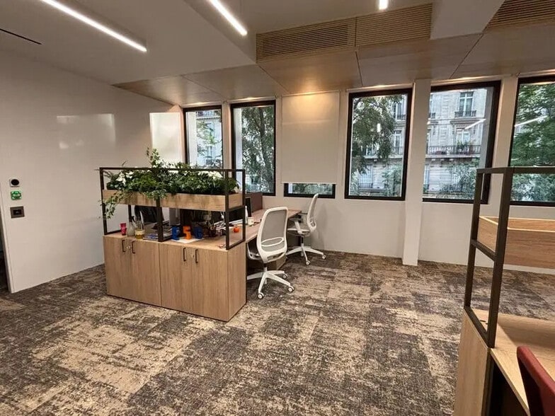 135 Avenue De Wagram, Paris à louer - Photo de l’immeuble – Image 3 sur 16