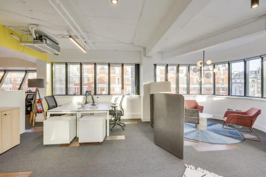 27 Rue De Surène, Paris à louer - Photo de l’immeuble – Image 2 sur 4