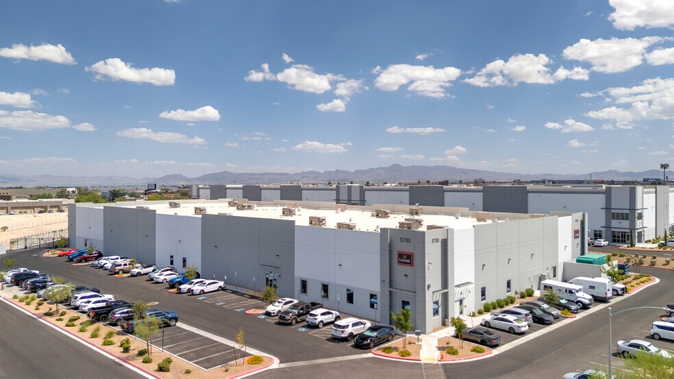 5780 Edmond St, Las Vegas, NV à vendre - Photo de l’immeuble – Image 3 sur 9
