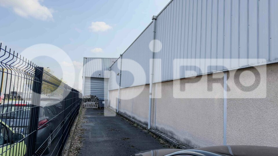 Local d’activités dans Anse à louer - Photo de l’immeuble – Image 3 sur 10