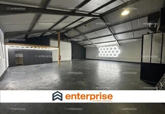 Plus de détails pour Local d'activités à louer