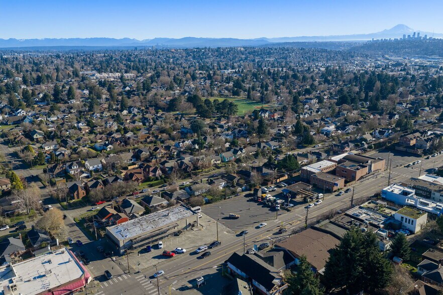 2363 NW 80th St, Seattle, WA à vendre - Photo de l’immeuble – Image 3 sur 7