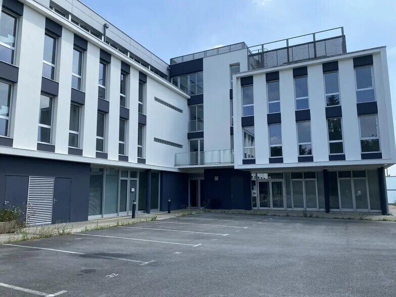 Bureau dans Rennes à louer - Photo de l’immeuble – Image 3 sur 22