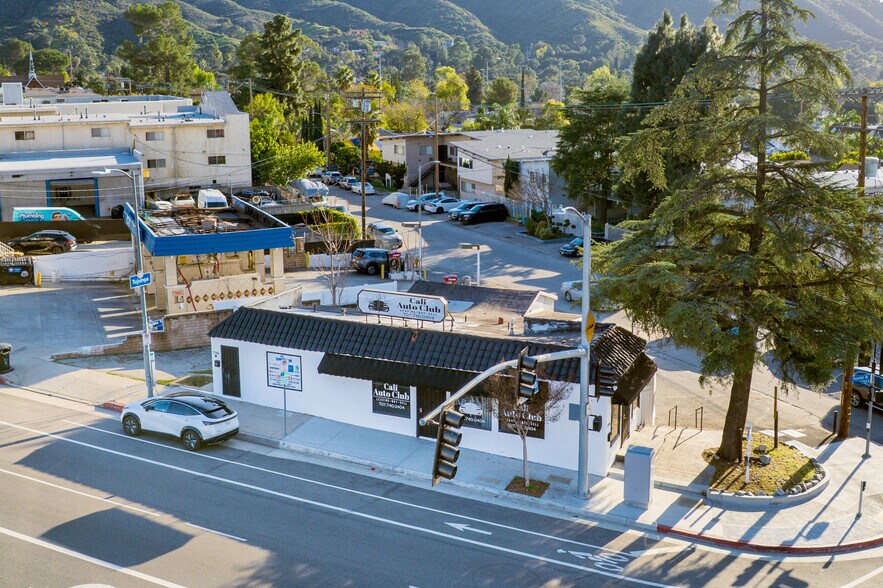 7798 Foothill Blvd, Tujunga, CA à vendre - Photo de l’immeuble – Image 2 sur 34