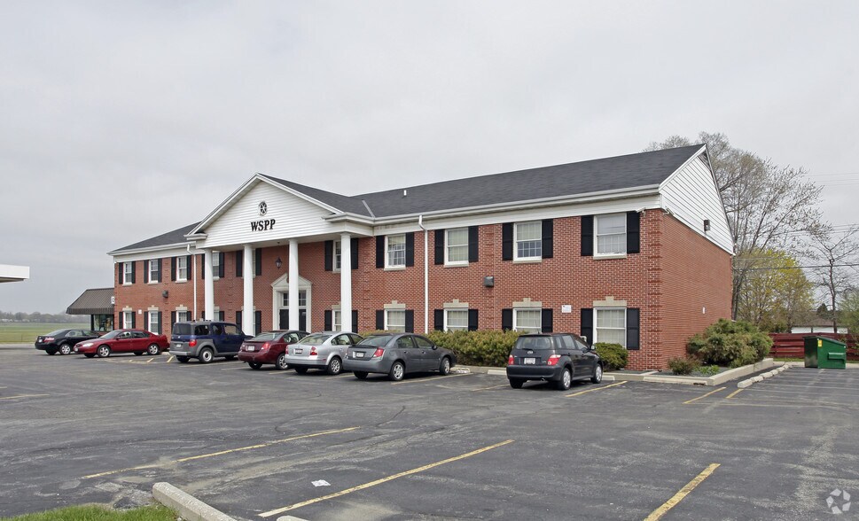 9120 W Hampton Ave, Milwaukee, WI à vendre - Photo principale – Image 2 sur 3