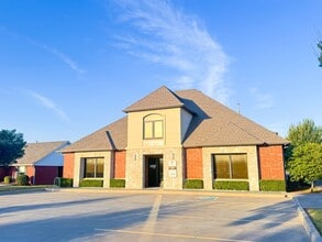 920 Wall St, Norman, OK à louer Photo de l’immeuble– Image 2 sur 8