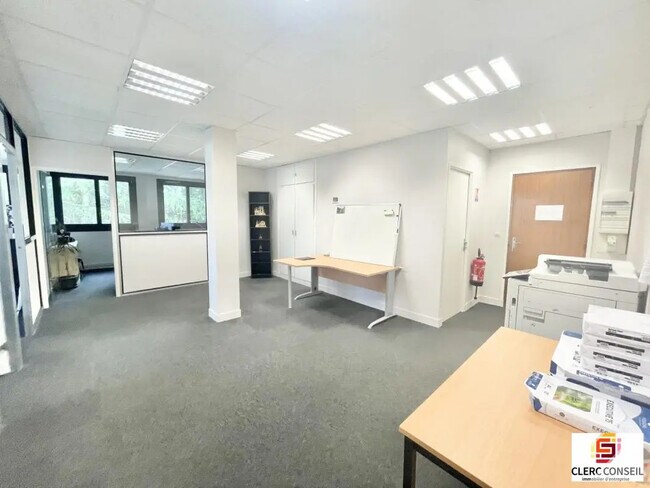 Plus de détails pour Bureau à louer