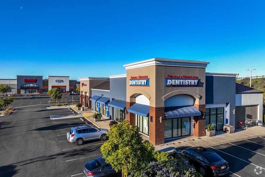 1350 Fitzgerald Dr, Pinole, CA à louer - Photo de l’immeuble – Image 1 sur 6