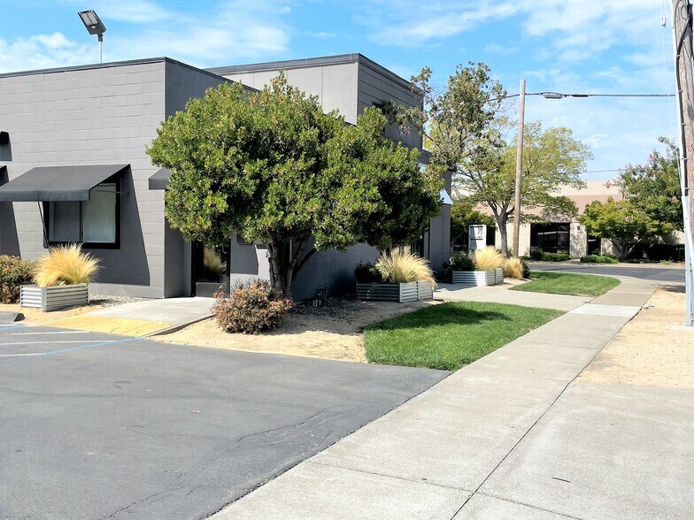 497 Walnut St, Napa, CA à louer - Photo de l’immeuble – Image 1 sur 6