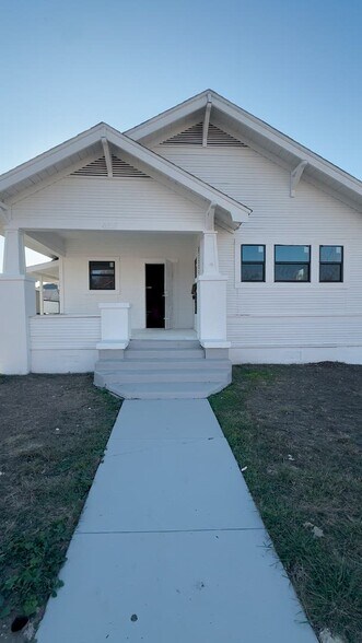 4219 S Presa St, San Antonio, TX à vendre - Vidéo sur l’annonce professionnelle – Image 2 sur 34