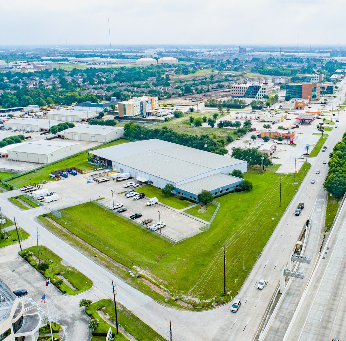 11300 Windfern Rd, Houston, TX à louer Photo de l’immeuble– Image 1 sur 13