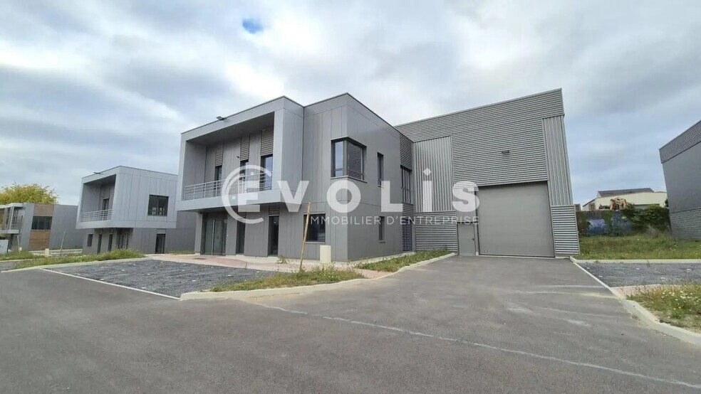 Rue Du Poteau, Courtry à vendre - Photo de l’immeuble – Image 1 sur 21