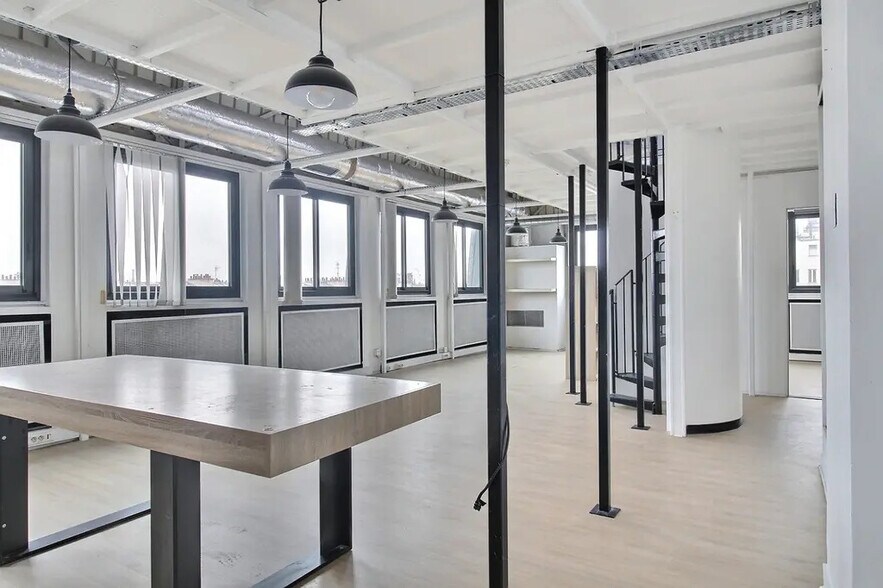 Boulevard Des Batignolles, Paris à louer - Photo de l’immeuble – Image 2 sur 9