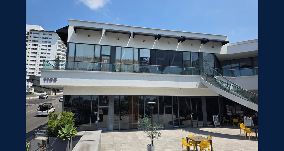 1106 N La Cienega Blvd, West Hollywood, CA à louer - Photo de l’immeuble – Image 2 sur 4